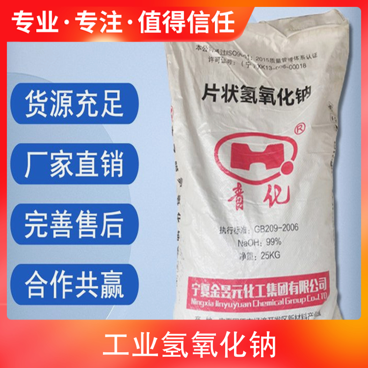 美女全裸被操口爆后入。